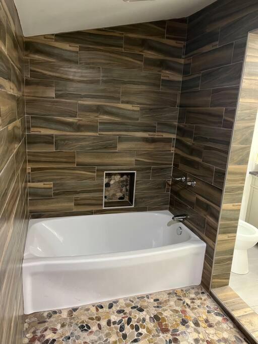 Vila Luxury 2Br Within Walking Distance To Nightlife!! Covington Exteriér fotografie